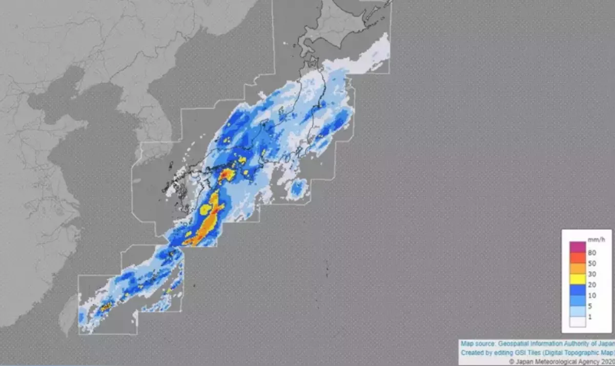 雷達回波圖出現奇特景象  全日本「壟罩」降雨區   